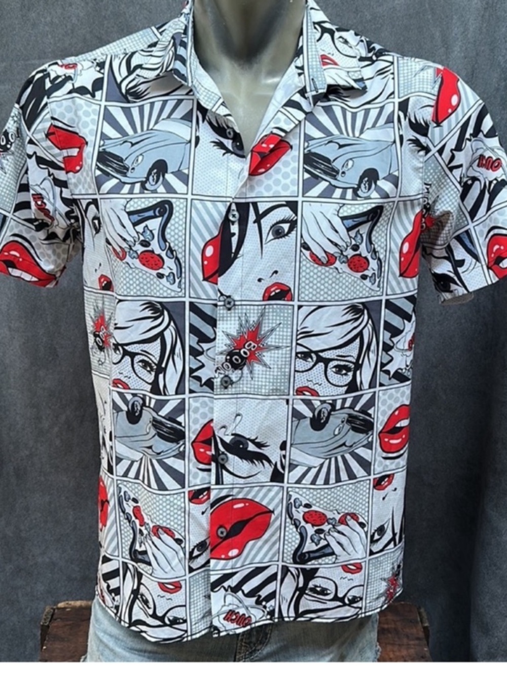 Novelty print lips men’s shirt pop art medium